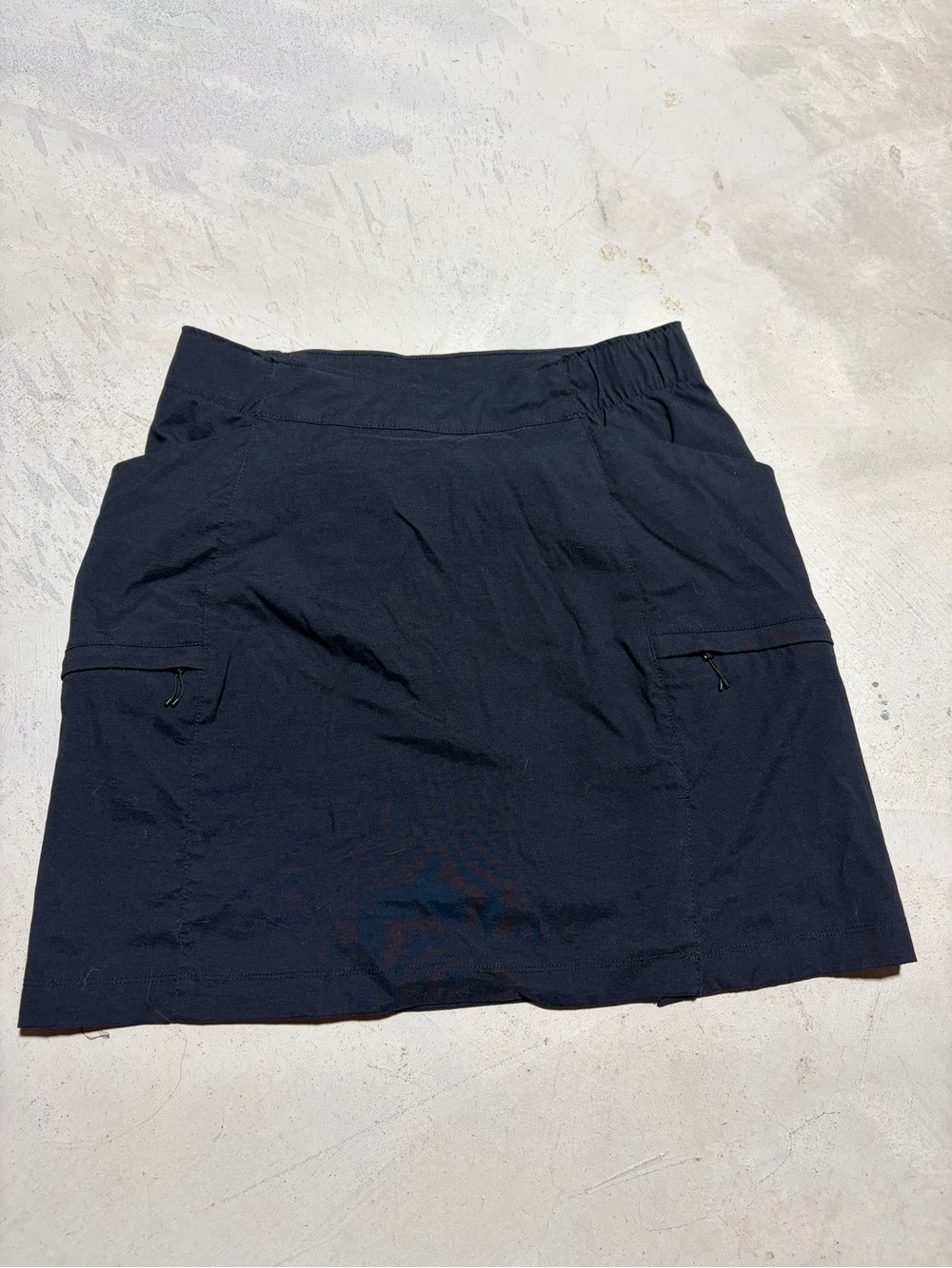 Duluth trading co Women's Black Active Skort with Side Zip Pockets small